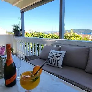 Apartment D & N